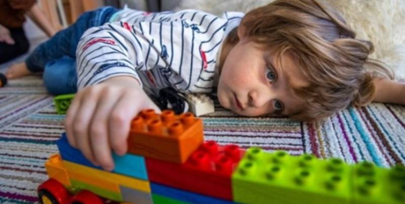 «زل زدن» مدلی از تشنج که والدین آن را جدی نمی‌گیرند